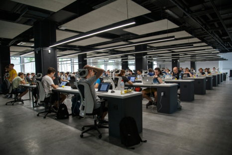 people-doing-office-works.jpg people doing office works